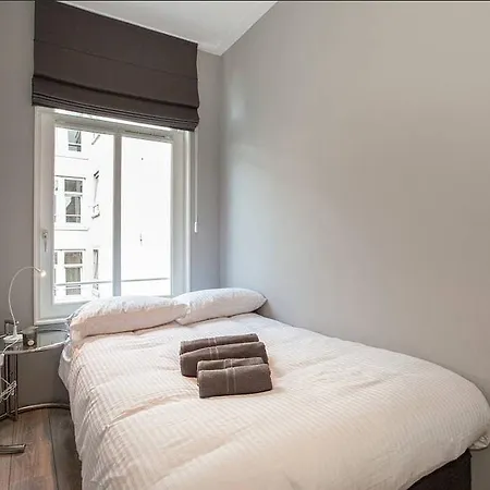 Modern At 