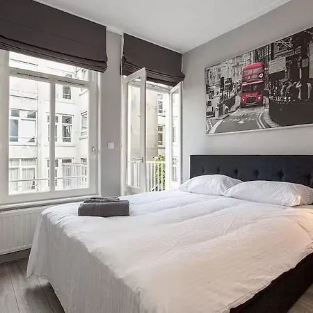 Modern At 