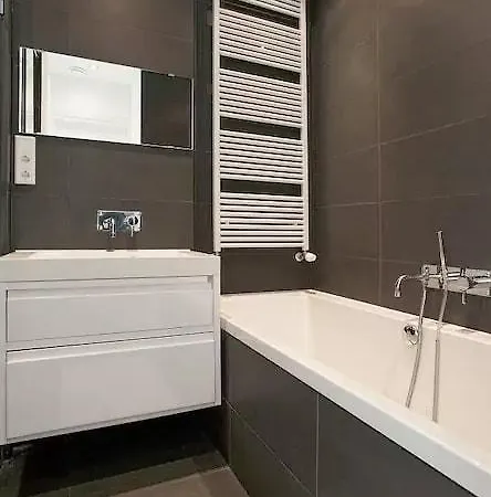 Modern At 
