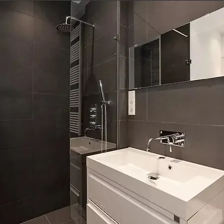 Modern At 